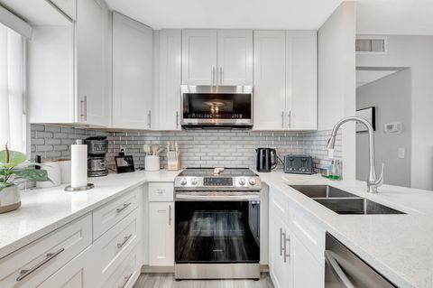 313 Saxony G Delray Beach FL 33446