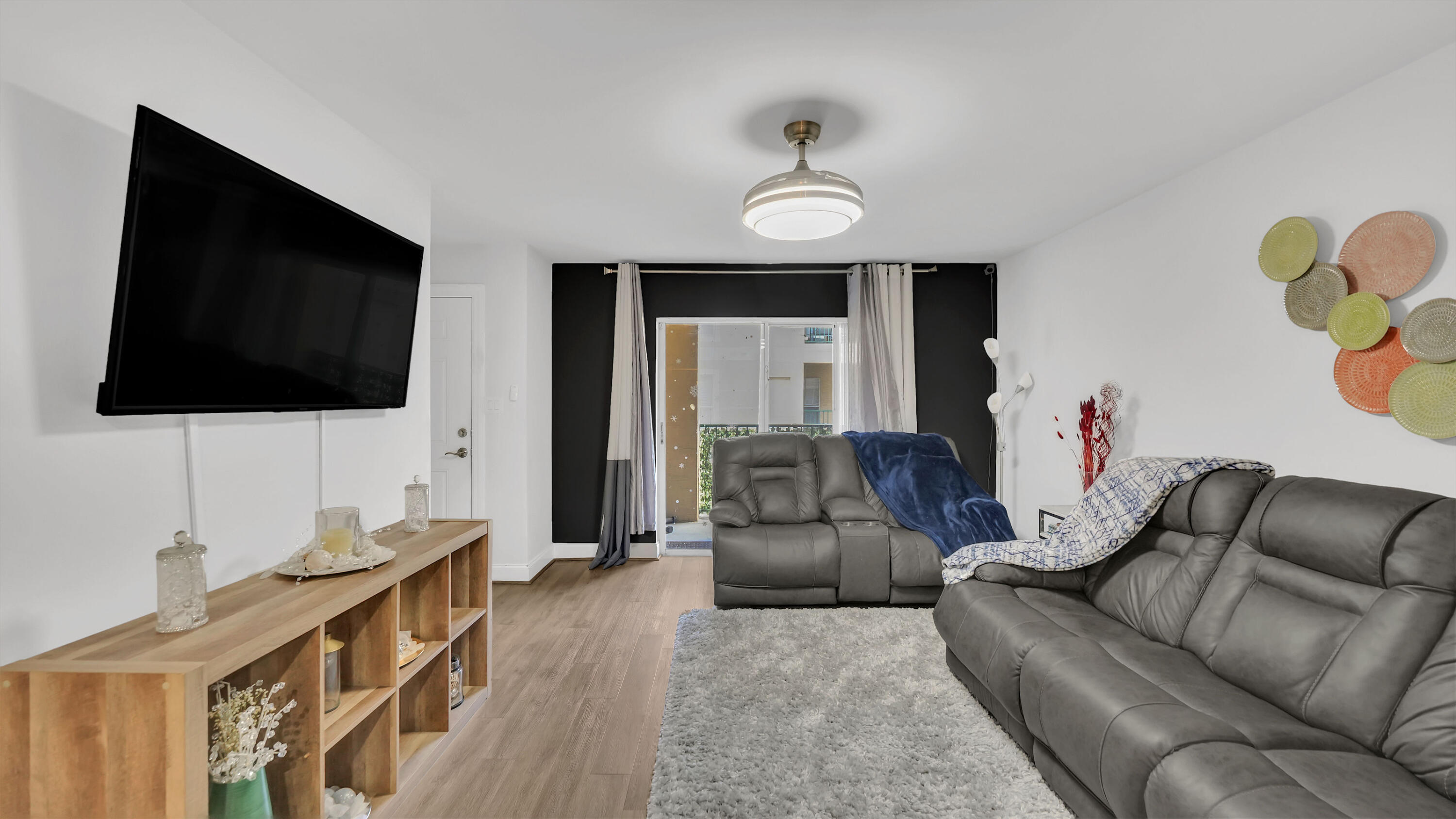 SAVANNAH AT RIVERSIDE CONDO - Residential