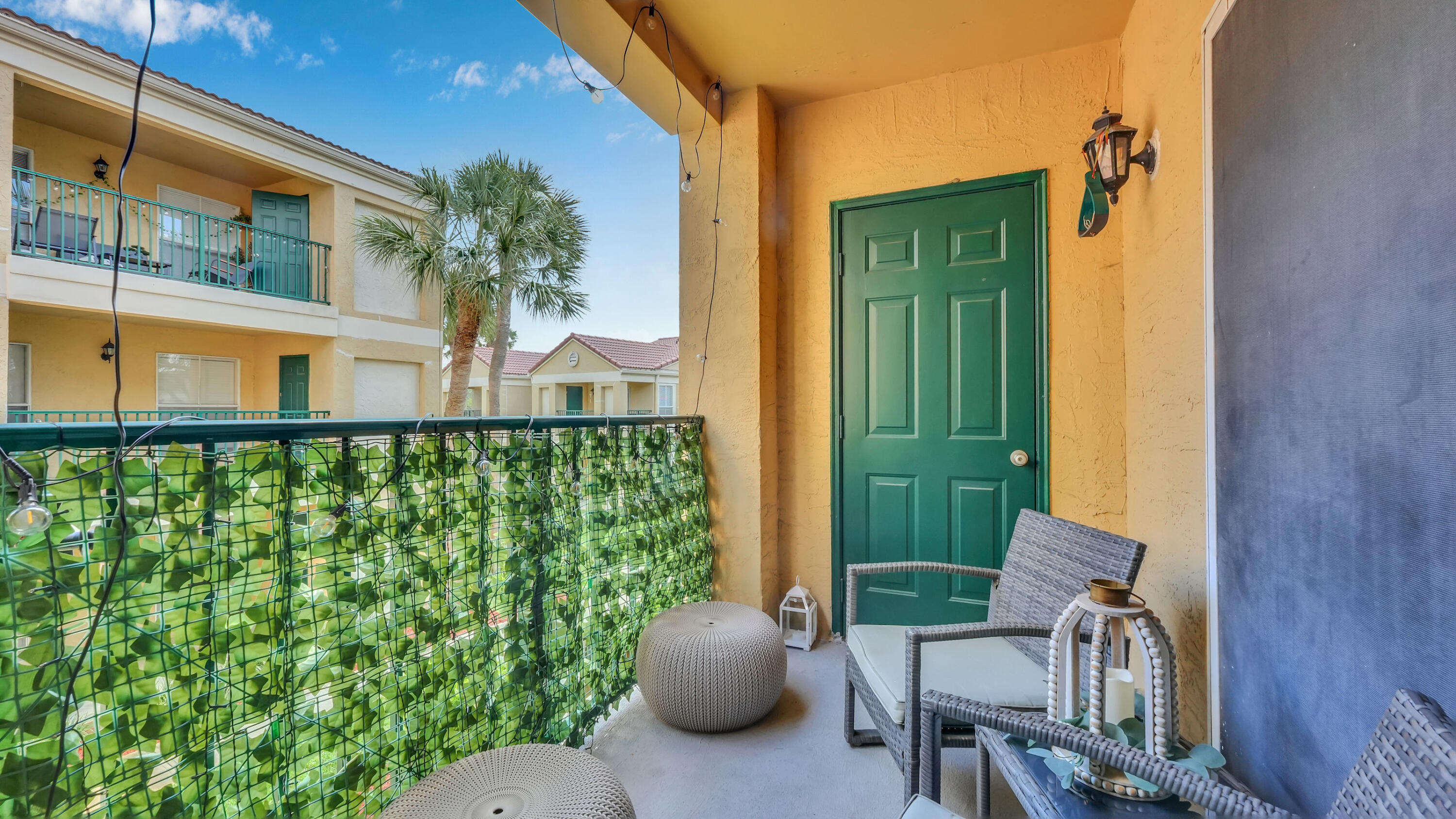 SAVANNAH AT RIVERSIDE CONDO - Residential