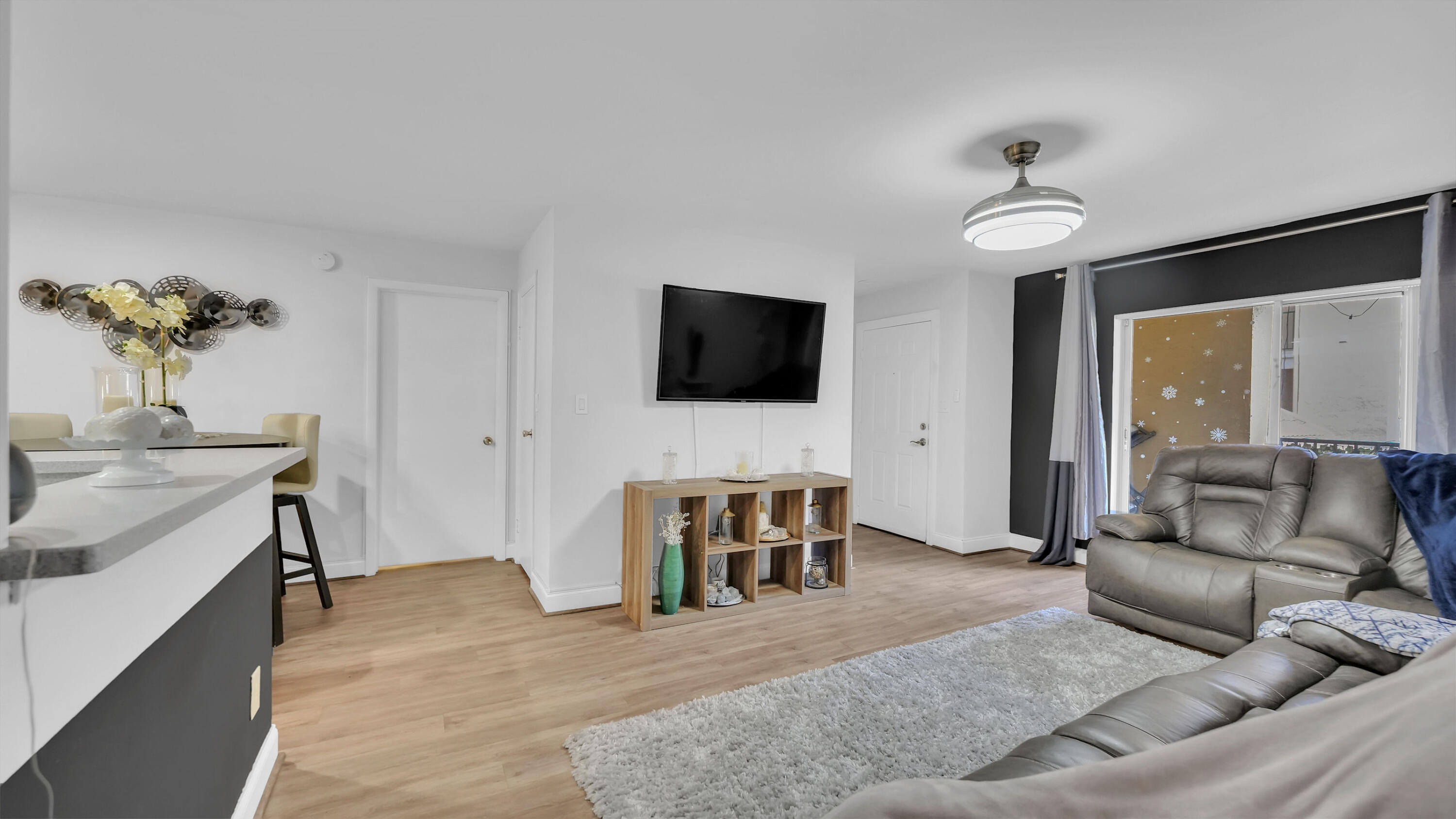 SAVANNAH AT RIVERSIDE CONDO - Residential