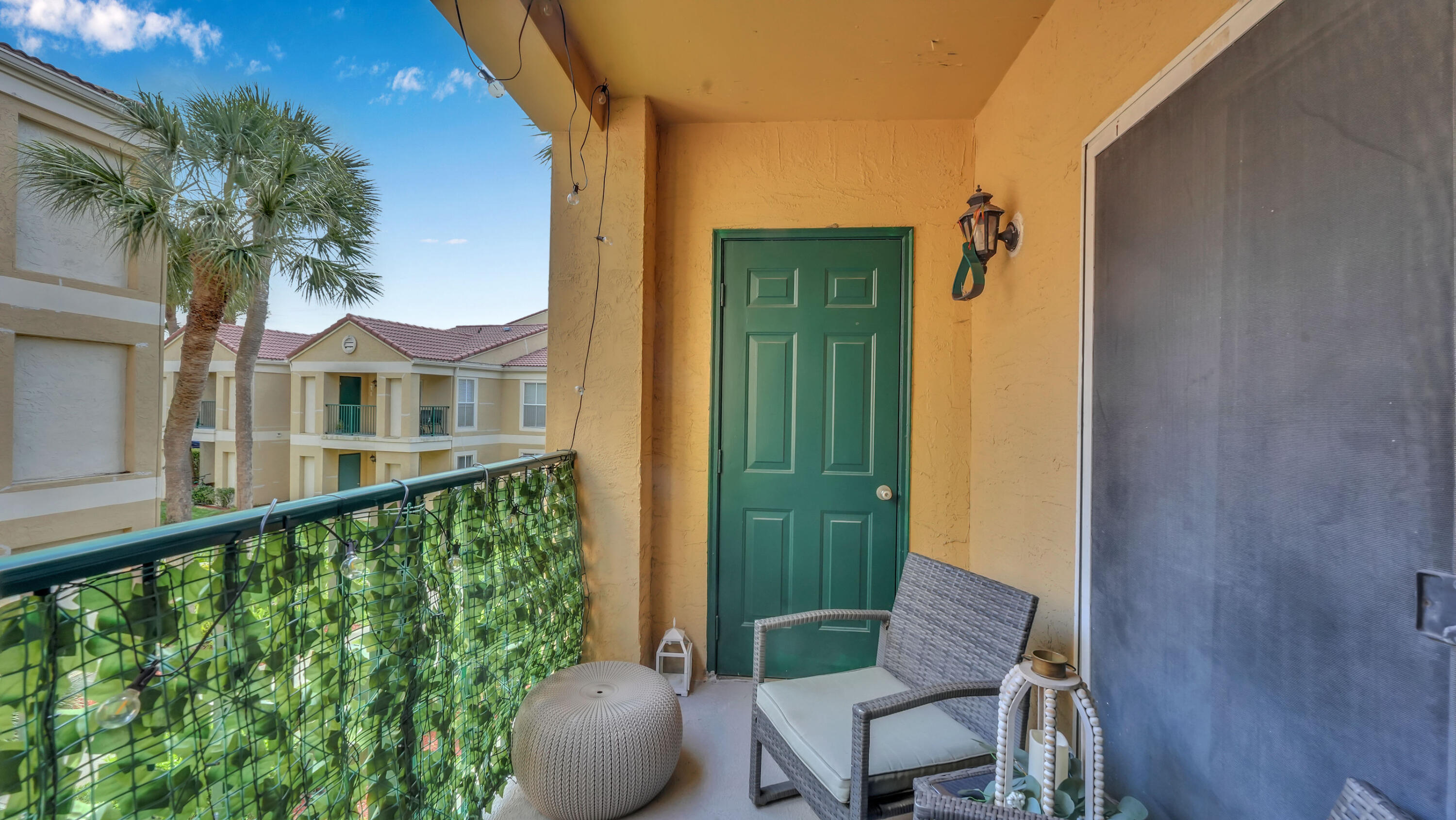 SAVANNAH AT RIVERSIDE CONDO - Residential