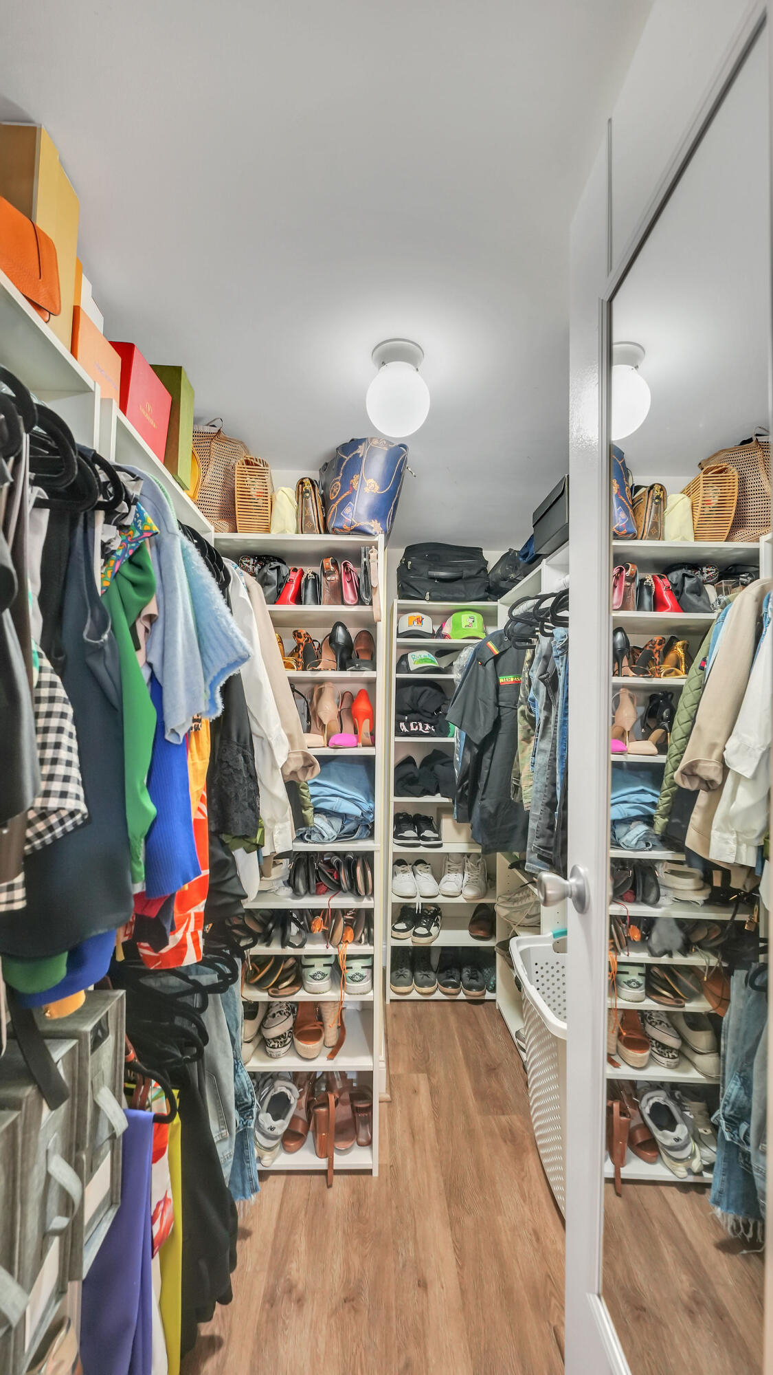 SAVANNAH AT RIVERSIDE CONDO - Residential