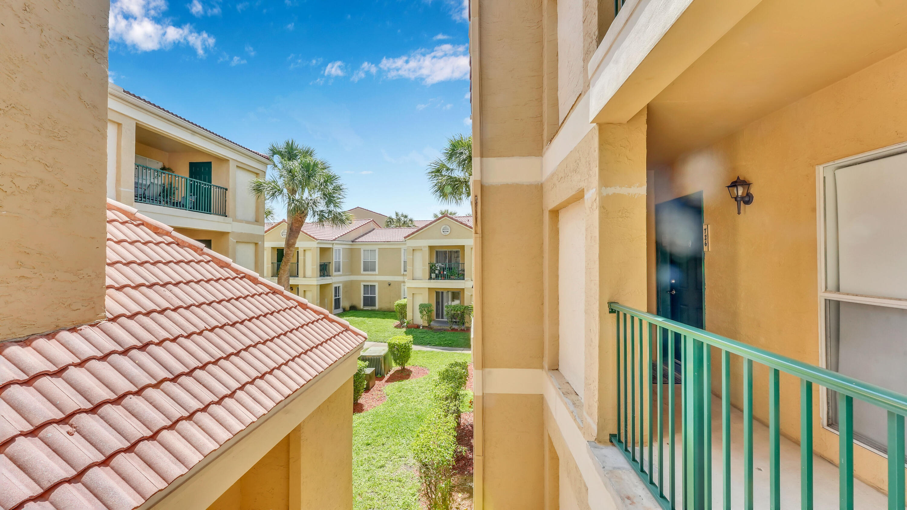 875 Riverside Drive 726