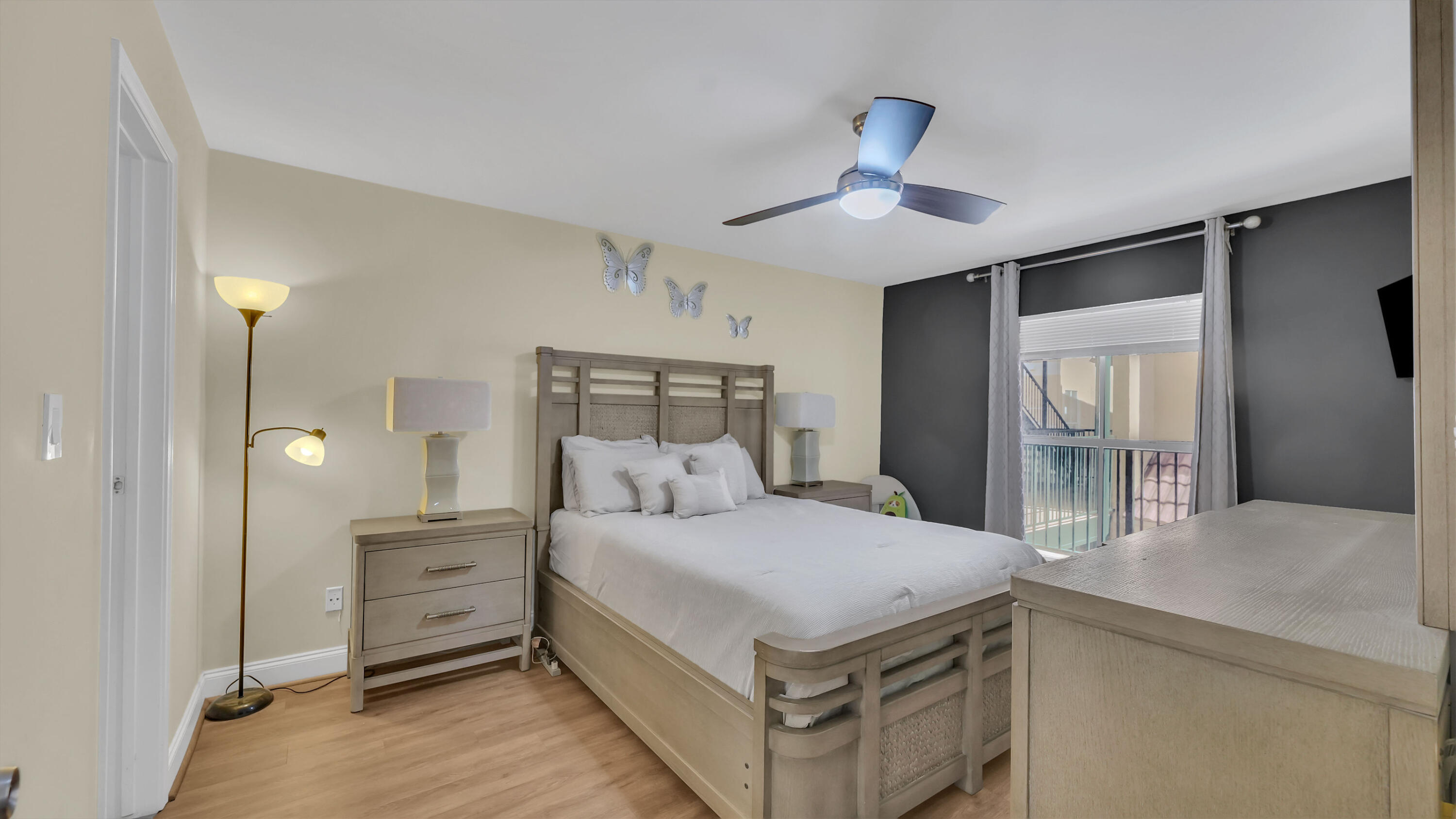 SAVANNAH AT RIVERSIDE CONDO - Residential