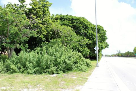 A home in Deerfield Beach