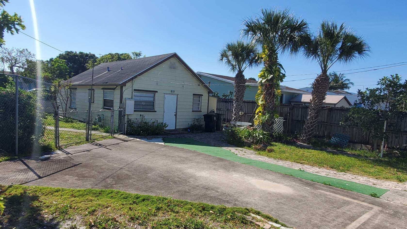 LAKE WORTH TOWN OF - Residential