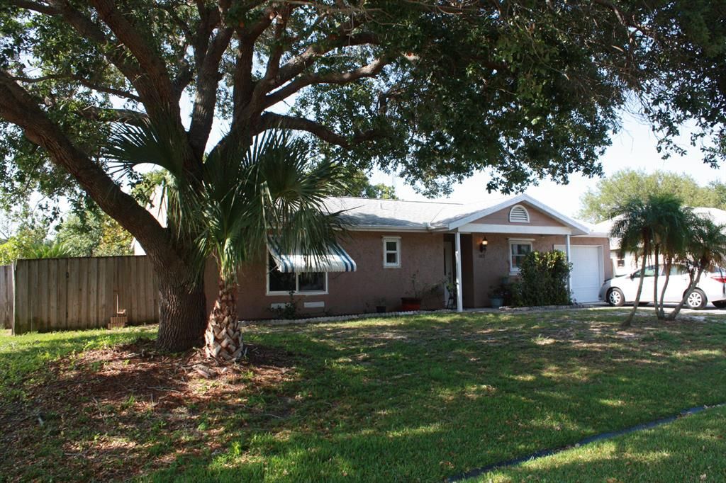 Photo of 2471 SE Caligula Avenue, Port Saint Lucie, FL 34952 (MLS # R10710633)