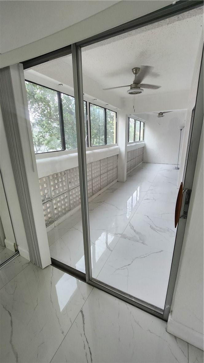 THE LAKES OF INVERRARY - Residential Lease