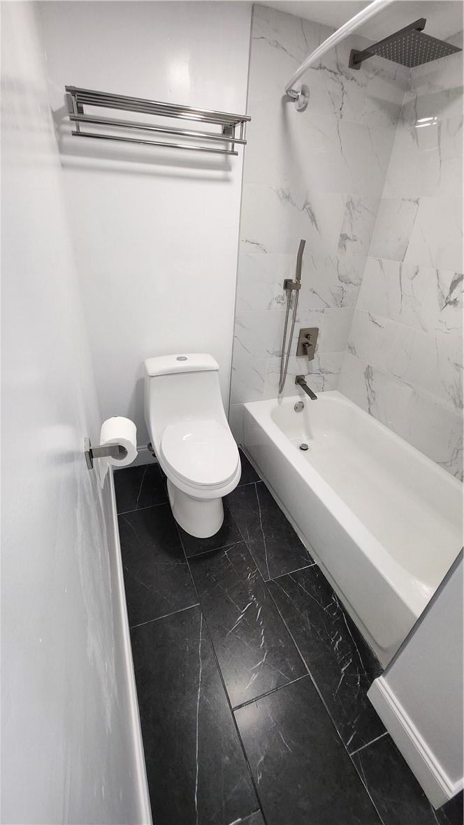 THE LAKES OF INVERRARY - Residential Lease