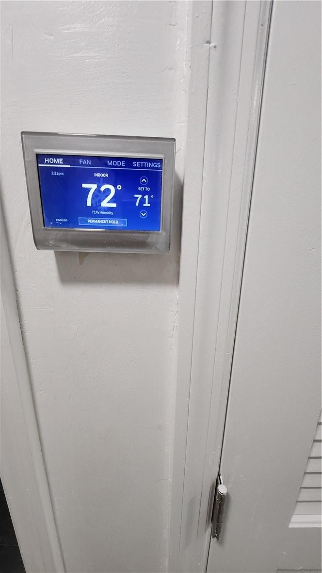 THE LAKES OF INVERRARY - Residential Lease