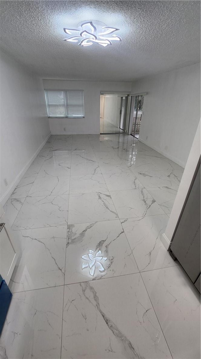 THE LAKES OF INVERRARY - Residential Lease