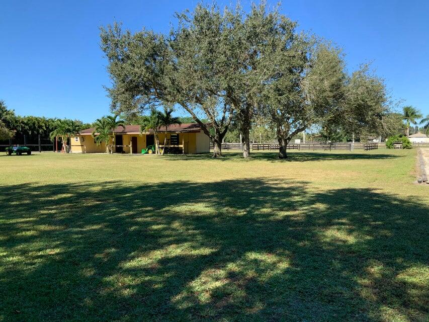 13-44-40~ W 312.40 FT OF E  3693.3 FT OF S 697.48 - Residential