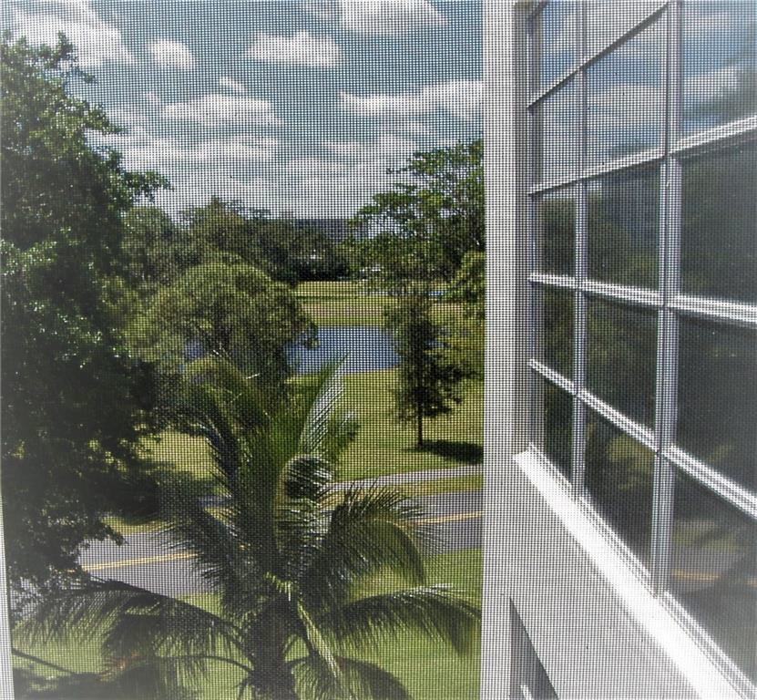 PALM AIRE COUNTRY CLUB - Residential