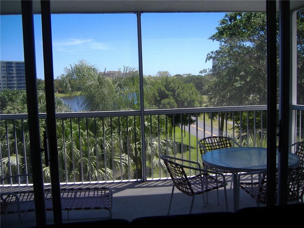 PALM AIRE COUNTRY CLUB - Residential