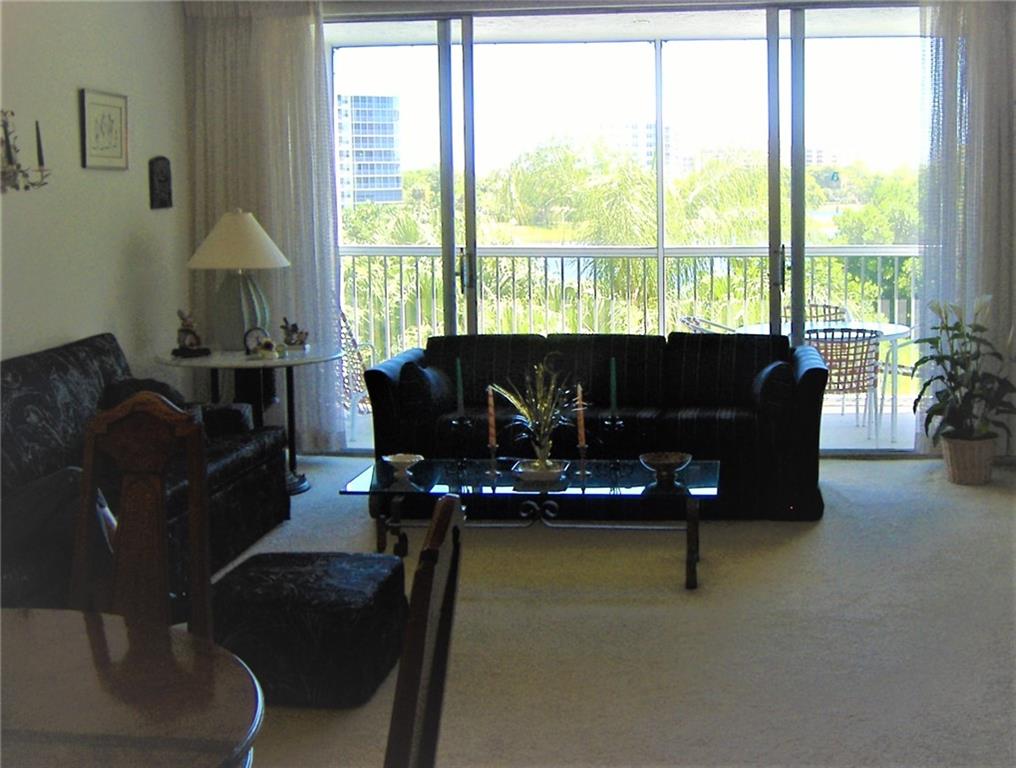 PALM AIRE COUNTRY CLUB - Residential