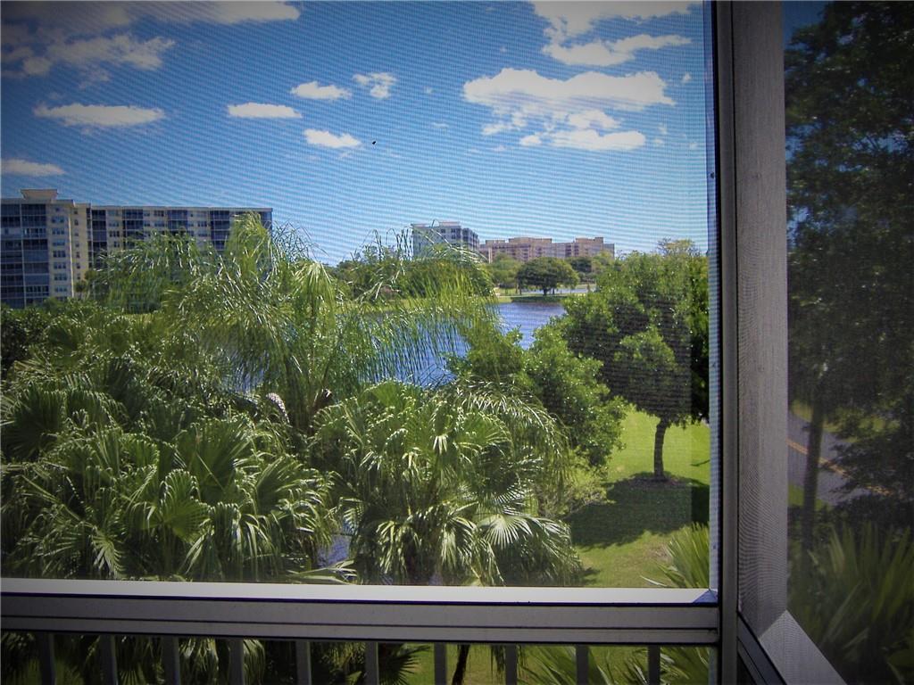 PALM AIRE COUNTRY CLUB - Residential