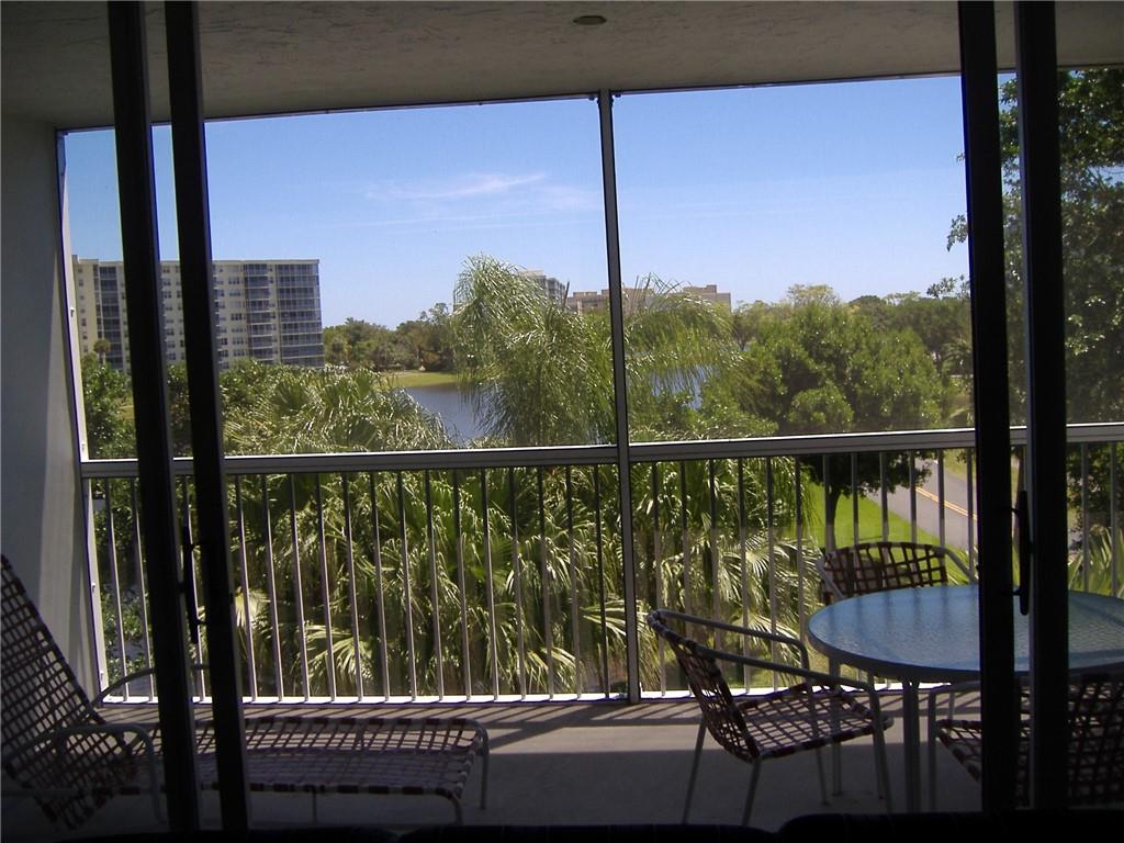 PALM AIRE COUNTRY CLUB - Residential