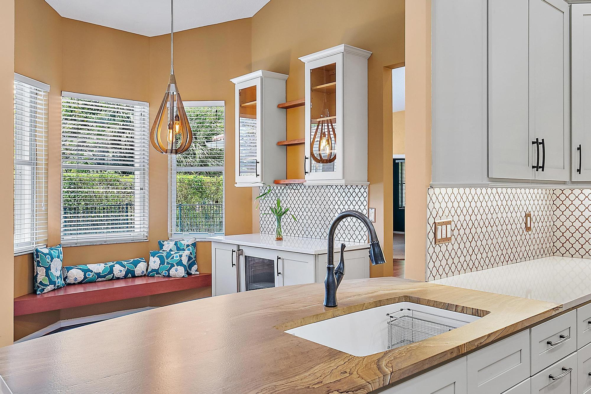 HIDDEN HOLLOW - Residential