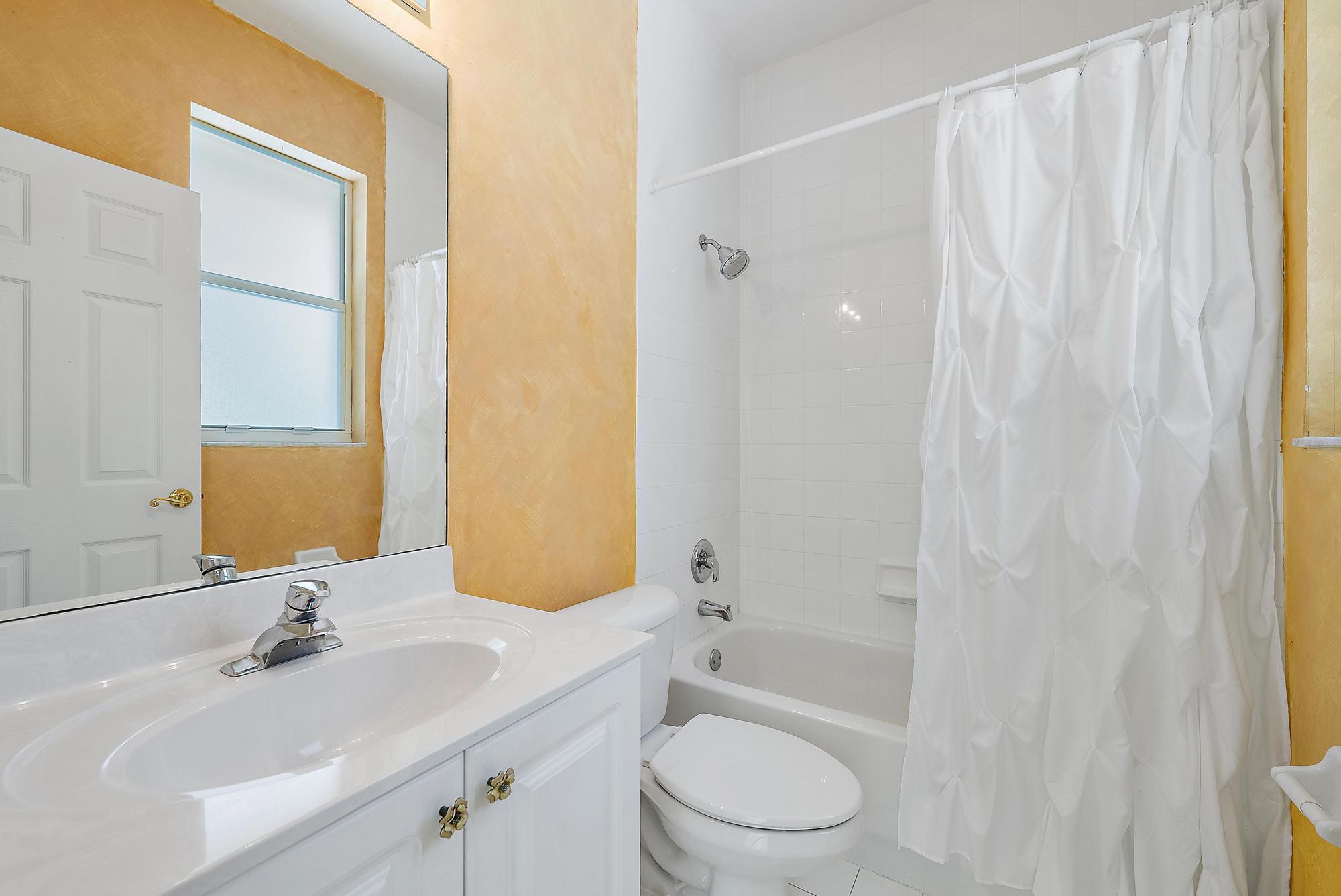 HIDDEN HOLLOW - Residential