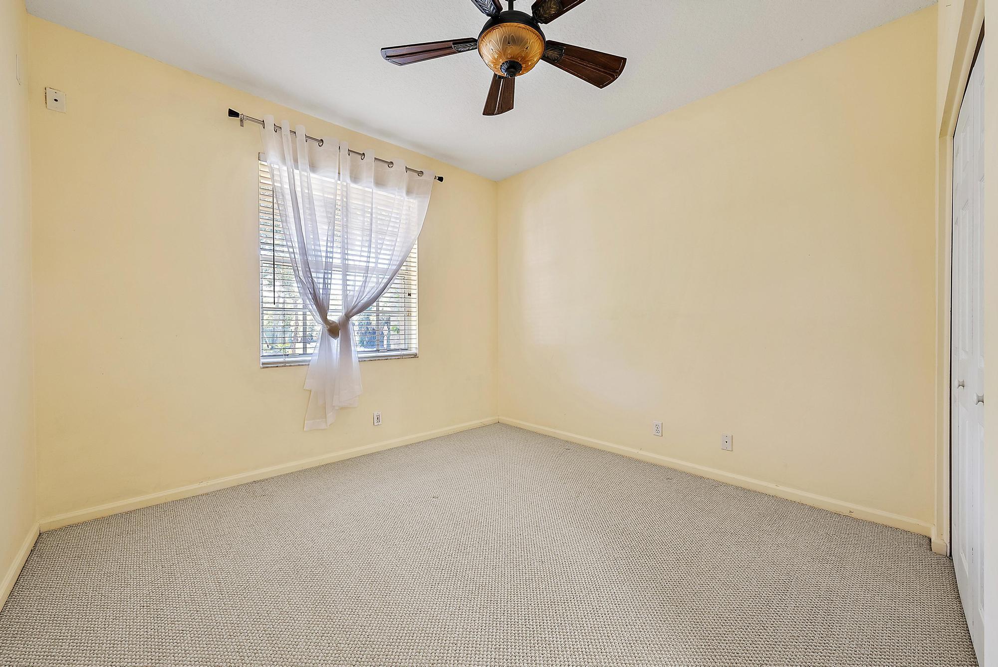 HIDDEN HOLLOW - Residential