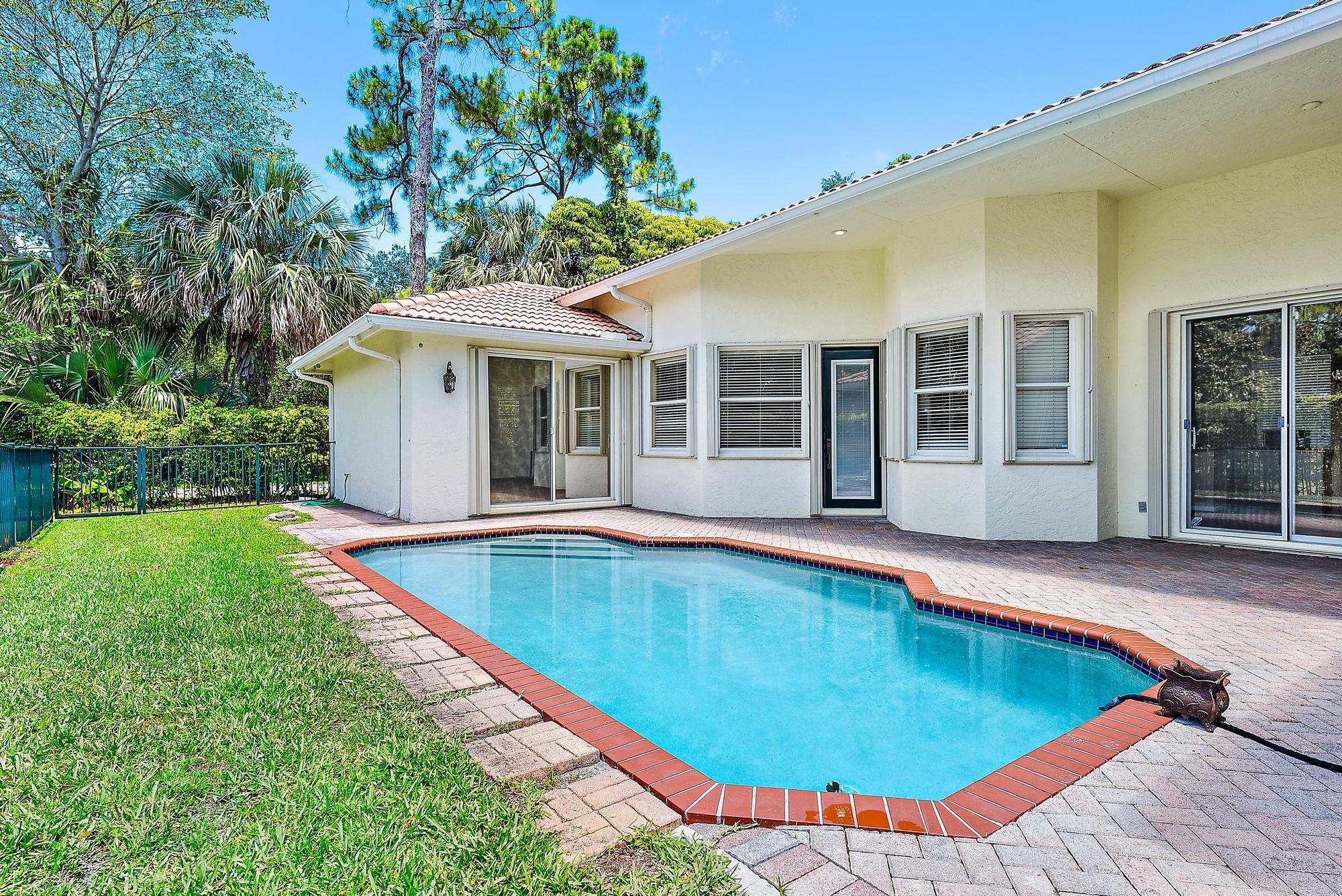 HIDDEN HOLLOW - Residential