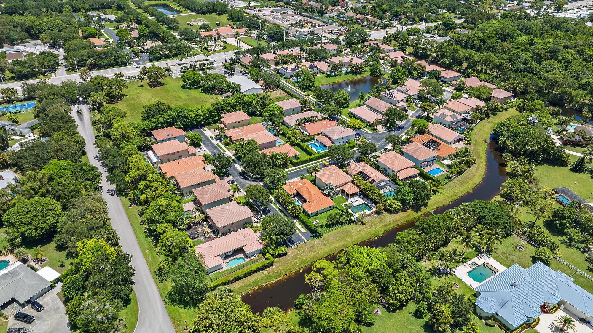 HIDDEN HOLLOW - Residential