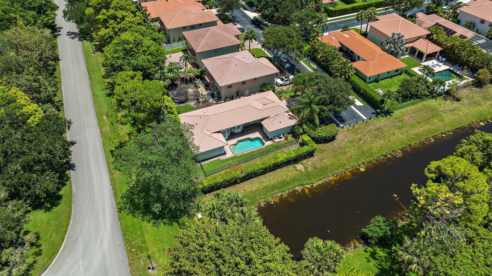 HIDDEN HOLLOW - Residential