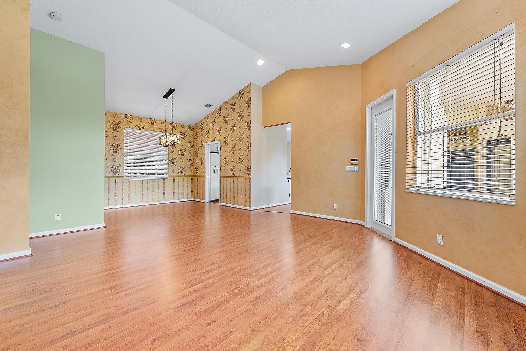 HIDDEN HOLLOW - Residential