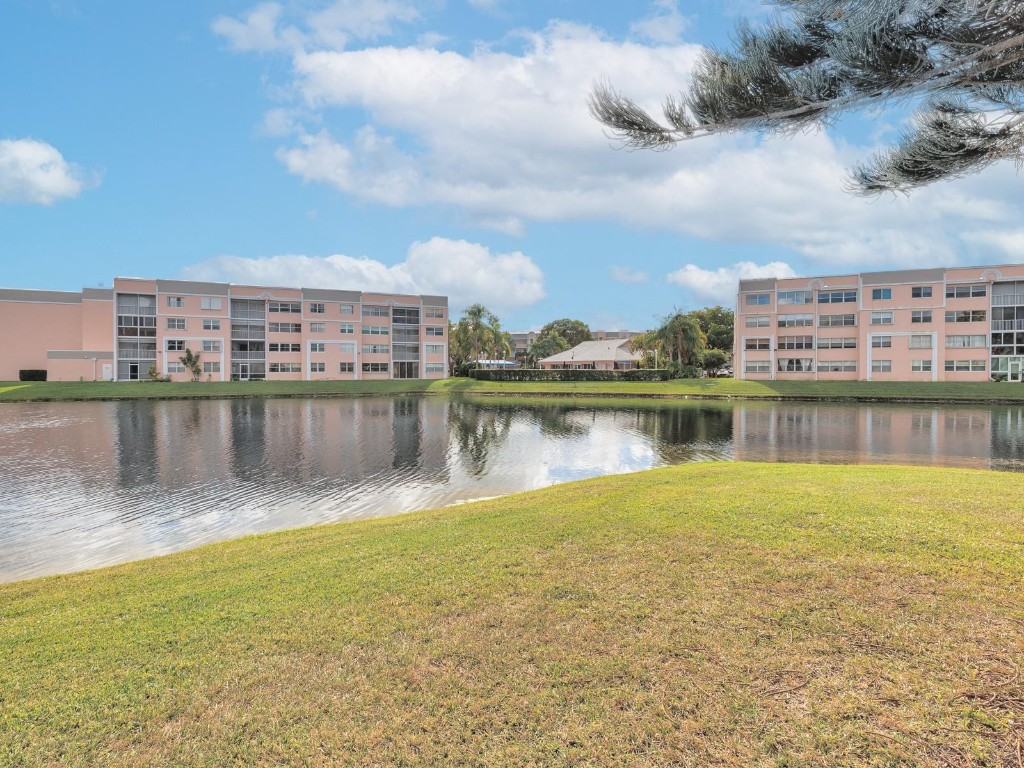 Sunrise Lakes Phase 4 - Residential