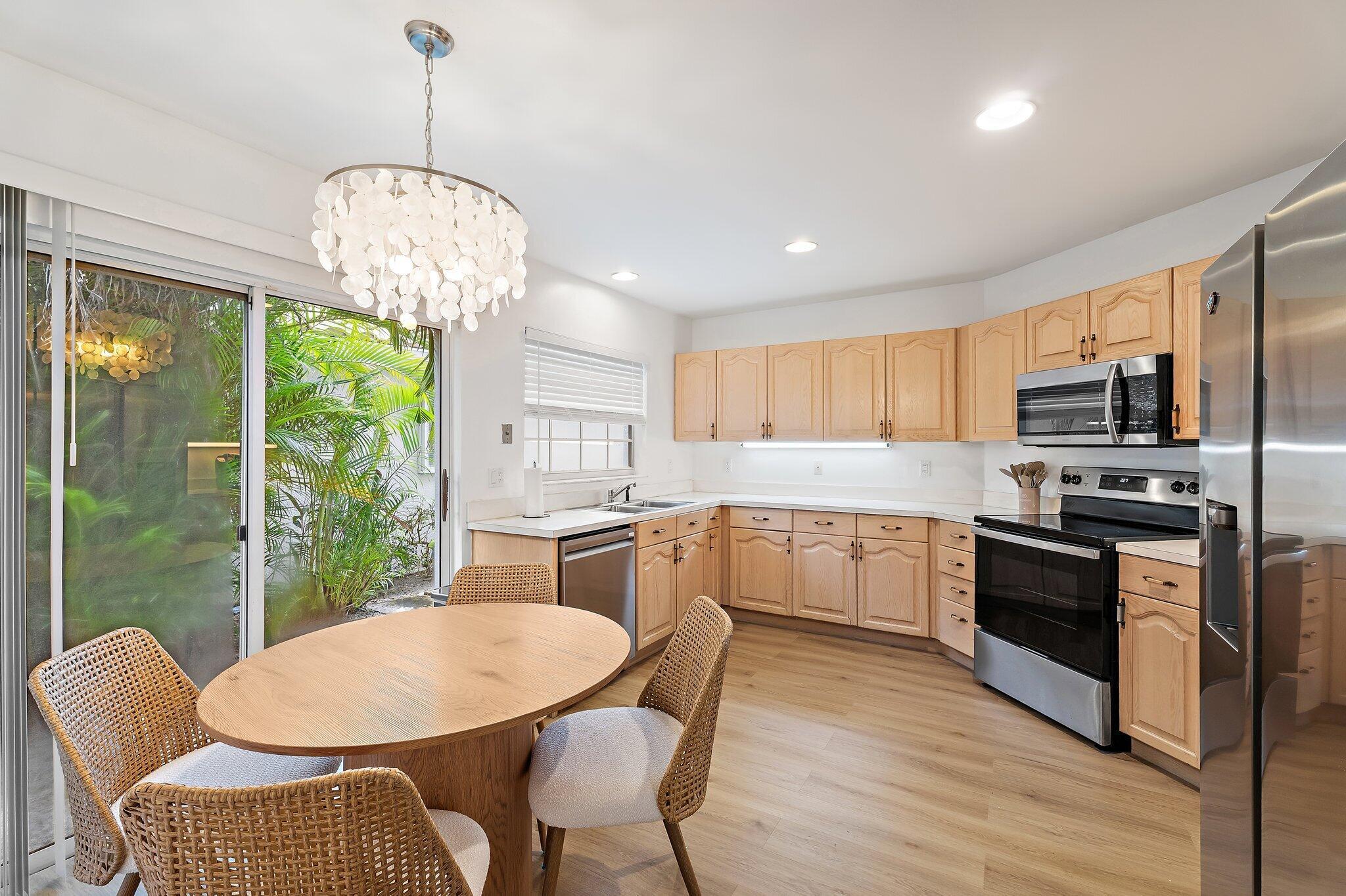 PGA RESORT COMMUNITY OF E - Residential Lease
