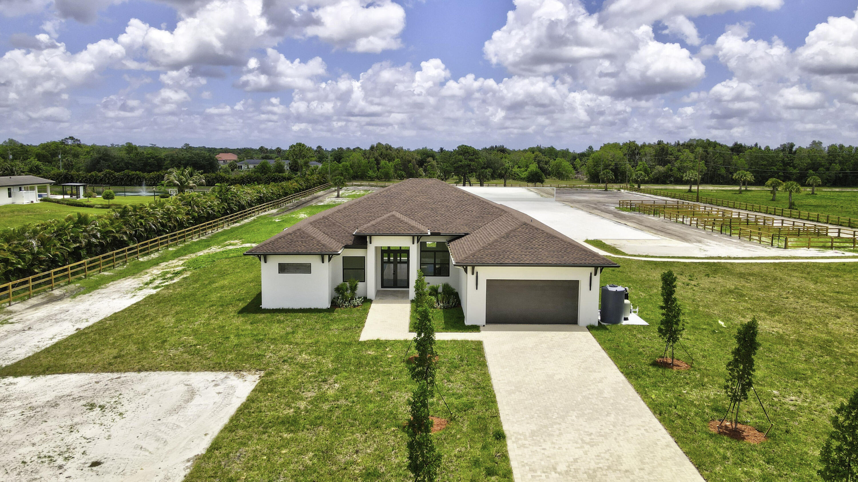 Properties 2324 Deer Run Trail