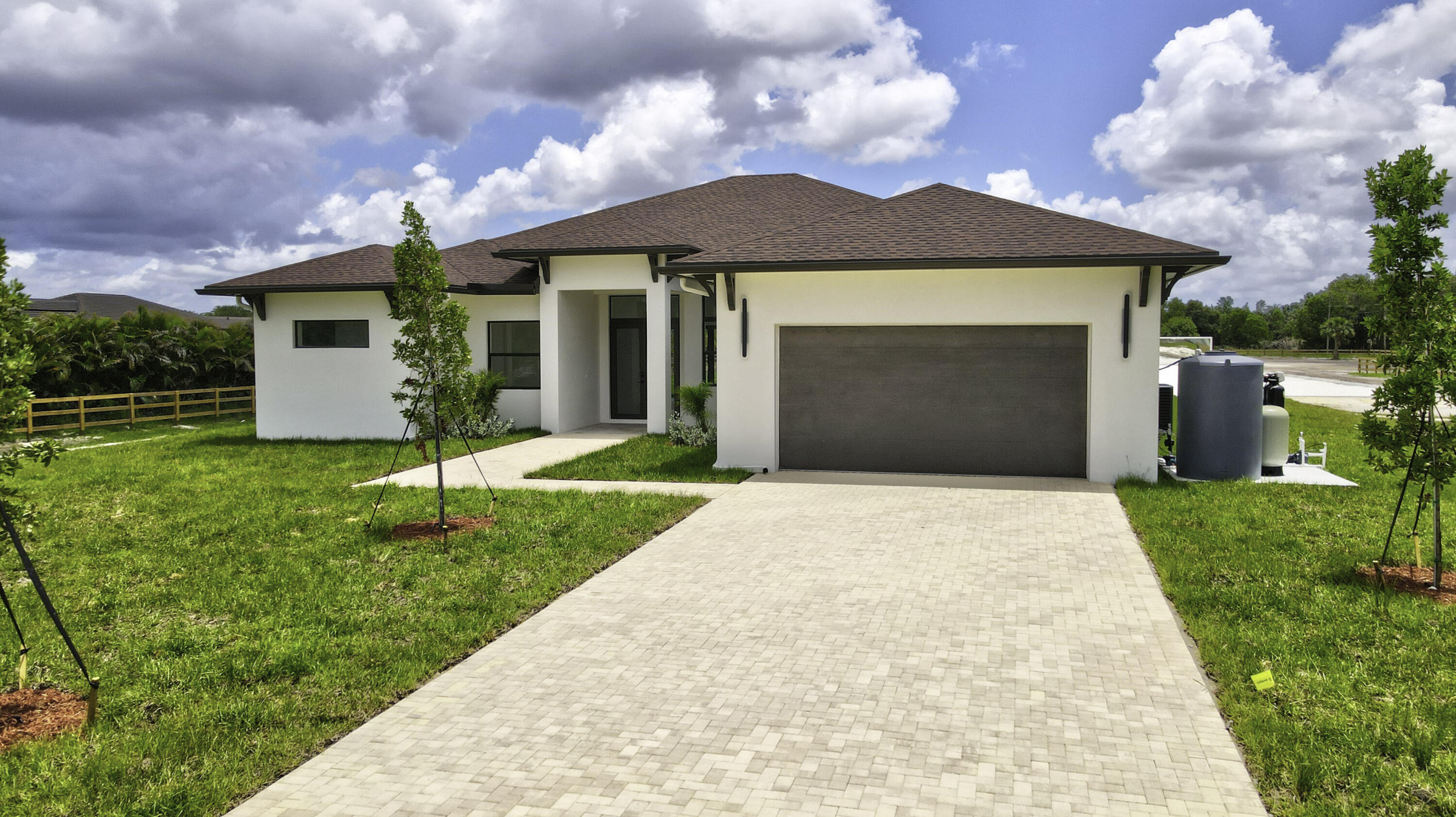 Properties 2324 Deer Run Trail