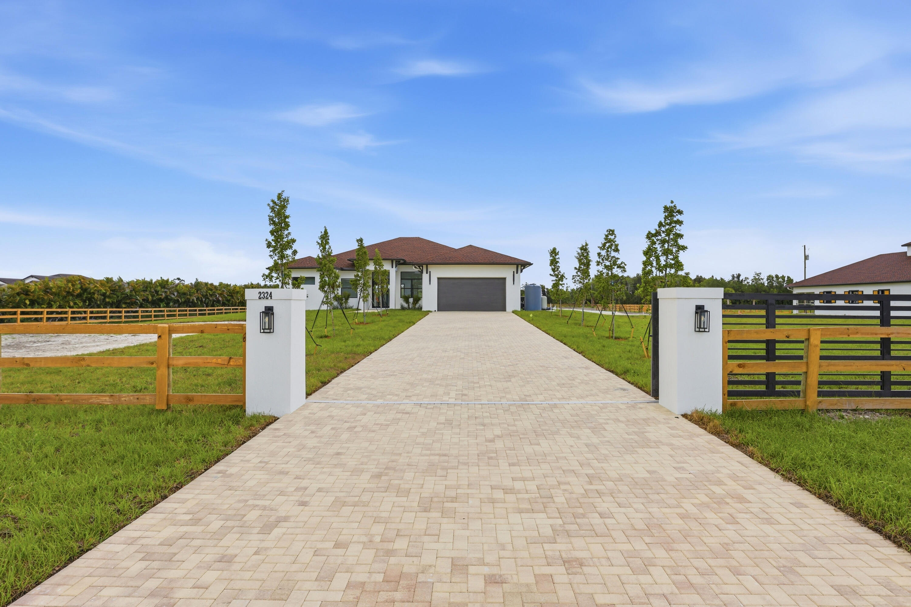 Properties 2324 Deer Run Trail