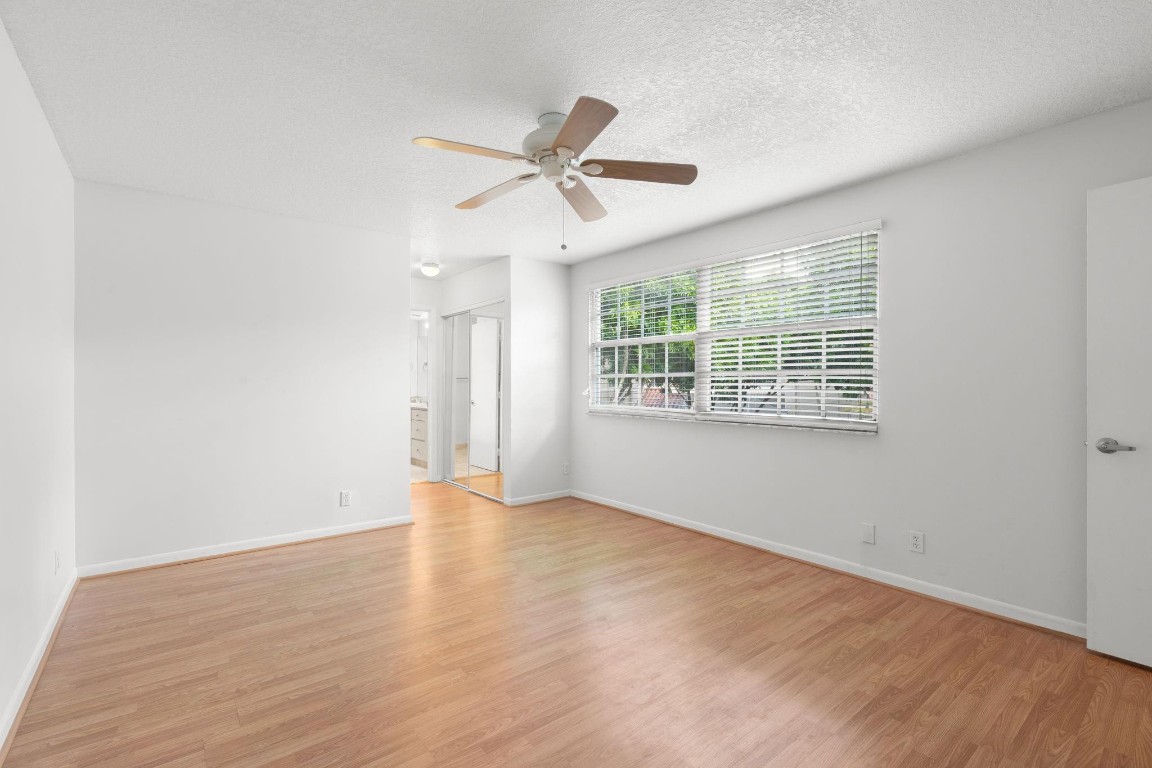 EMBASSY LAKES - Residential