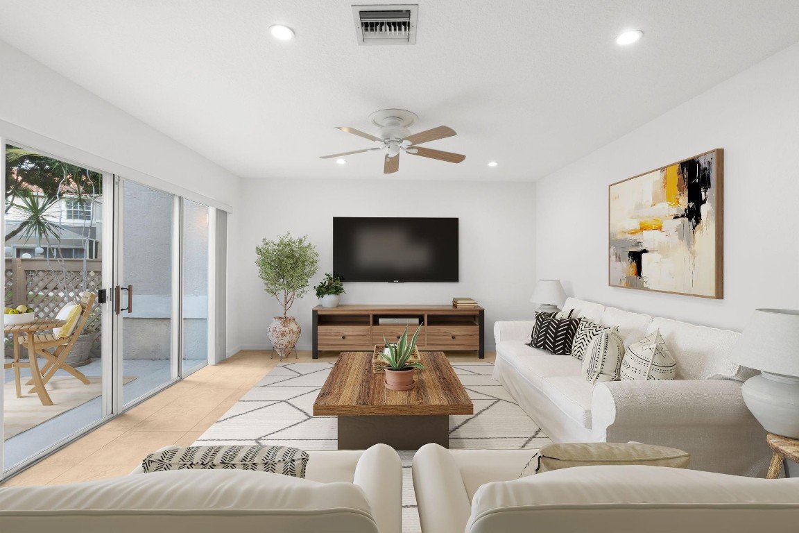 EMBASSY LAKES - Residential