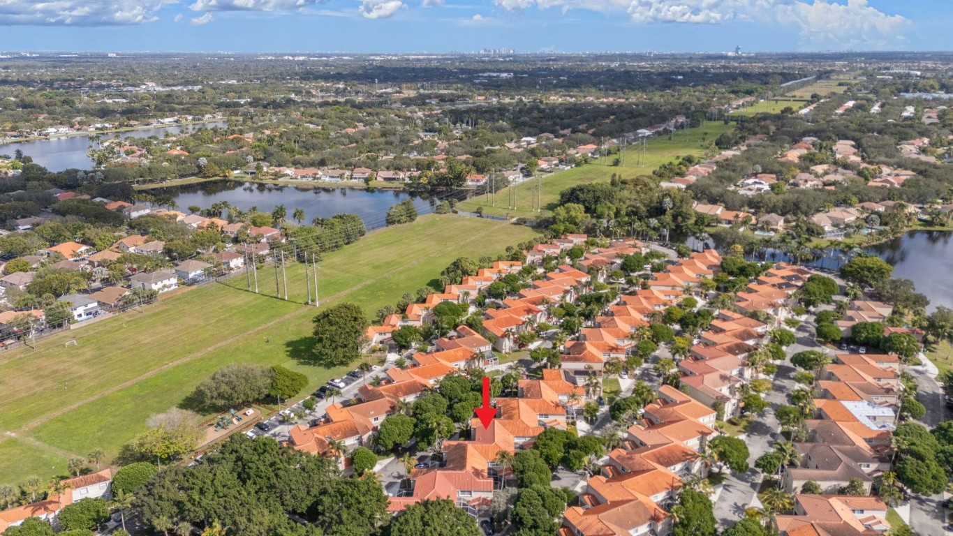 EMBASSY LAKES - Residential