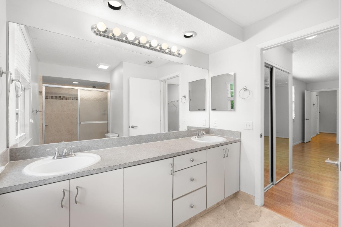 EMBASSY LAKES - Residential