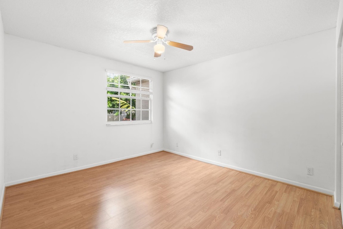 EMBASSY LAKES - Residential