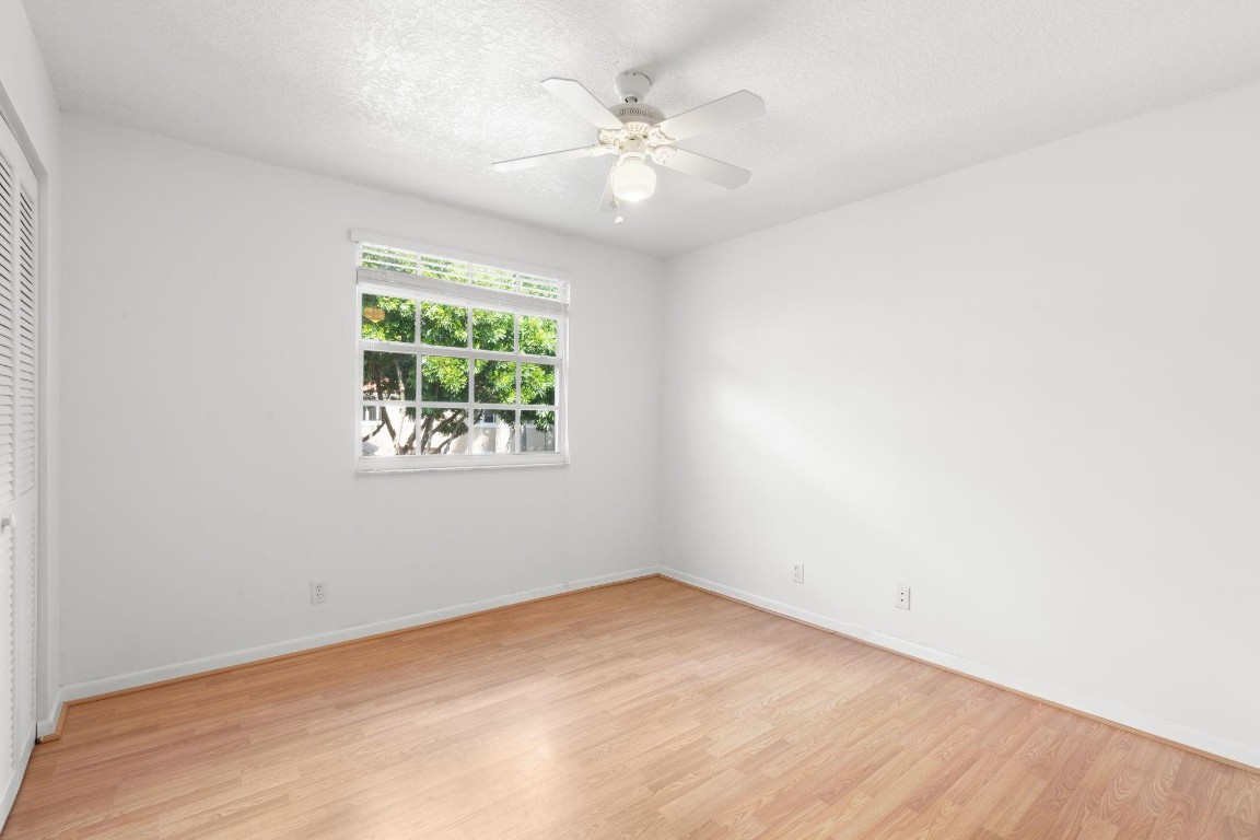 EMBASSY LAKES - Residential