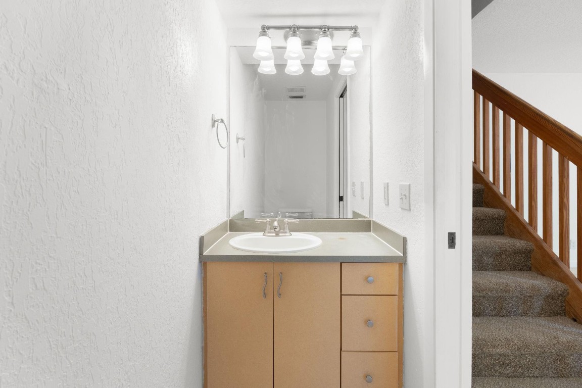 EMBASSY LAKES - Residential