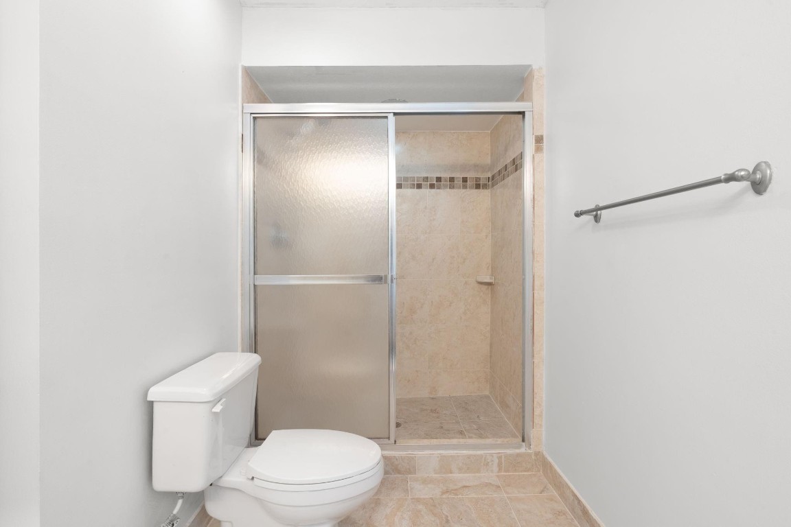 EMBASSY LAKES - Residential