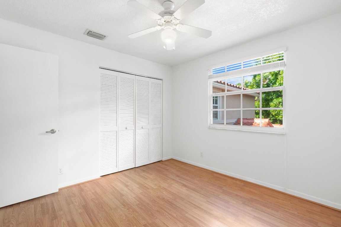 EMBASSY LAKES - Residential