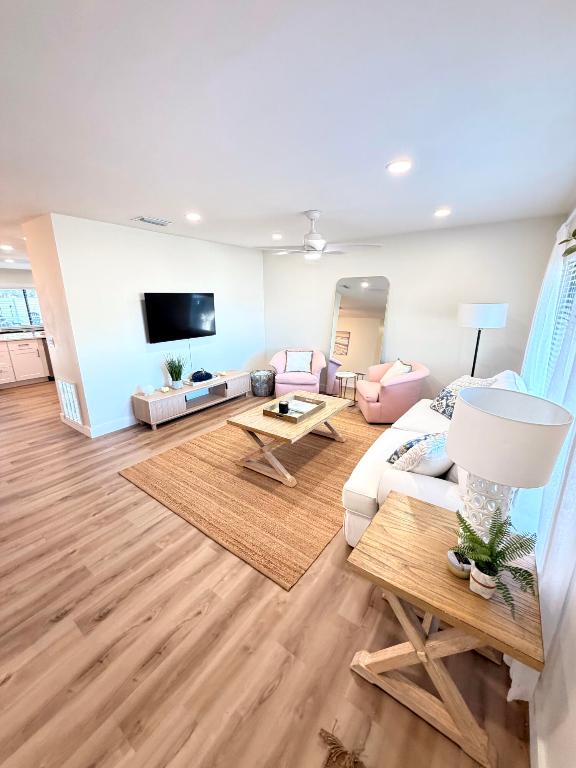 SECOND / FIRST REPLAT IN SEBASTIAN HIGHLANDS UNIT - Residential