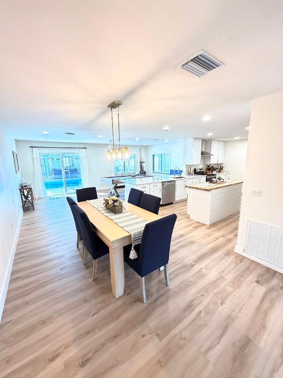 SECOND / FIRST REPLAT IN SEBASTIAN HIGHLANDS UNIT - Residential