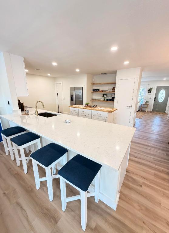 SECOND / FIRST REPLAT IN SEBASTIAN HIGHLANDS UNIT - Residential