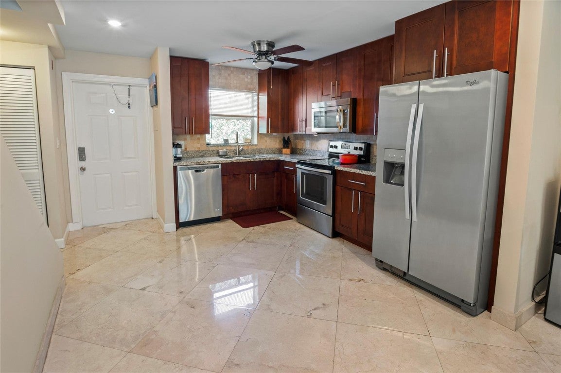 811 W Oakland Park Boulevard