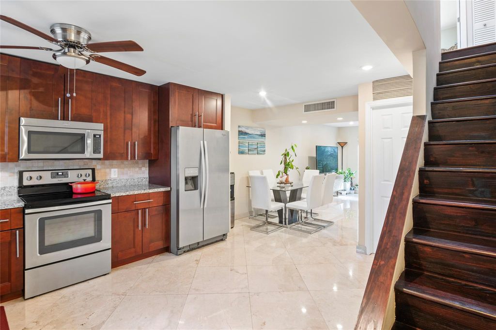Photo of 811 W Oakland Park Blvd #F4, Wilton Manors, FL 33311 (MLS # F10533422)