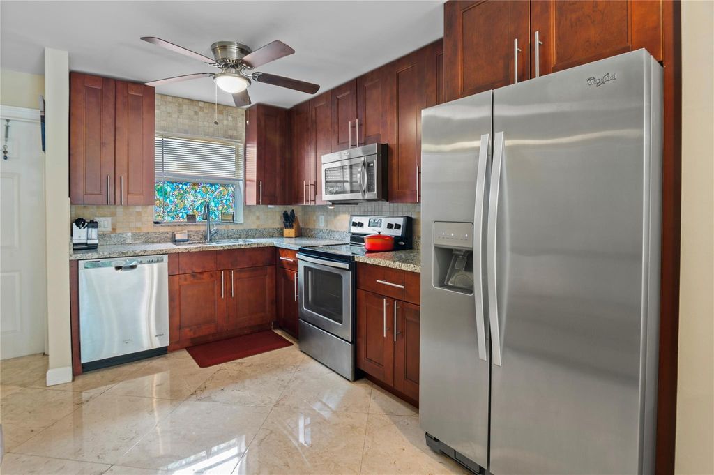 Photo of 811 W Oakland Park Blvd #F4, Wilton Manors, FL 33311 (MLS # F10533422)