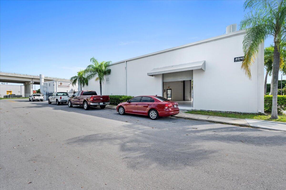 ESTATES OF SOUTH PALM BEA - Commercial Sale