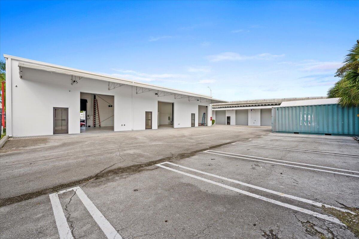 ESTATES OF SOUTH PALM BEA - Commercial Sale